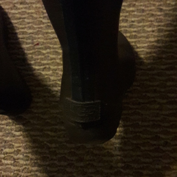 Ugg rain boots - Picture 3 of 3